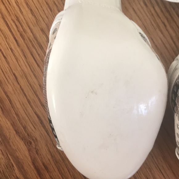 New Burberry white check sandal, 7.5 - Picture 9 of 14